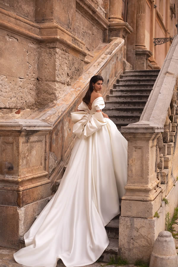 Eva Lendel 'Anti' bridal dress.