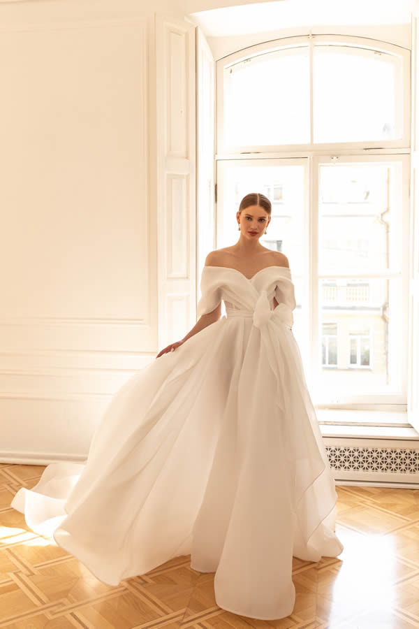 Eva Lendel 'Darling' bridal dress.
