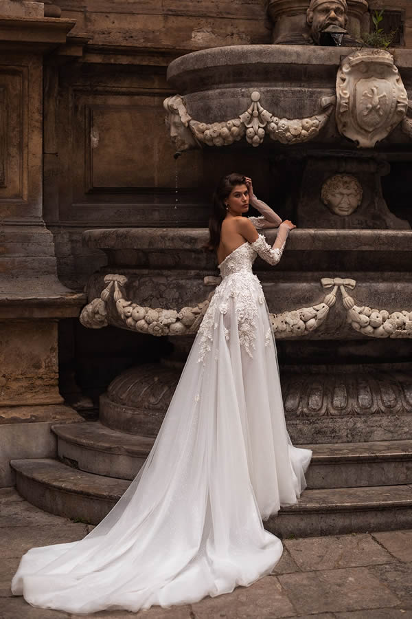 Eva Lendel Made 4 Love 'Kelaya' bridal dress.