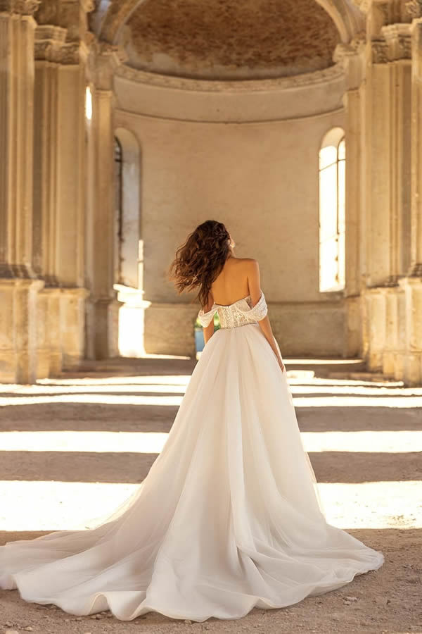 Eva Lendel 'Linet' bridal dress.