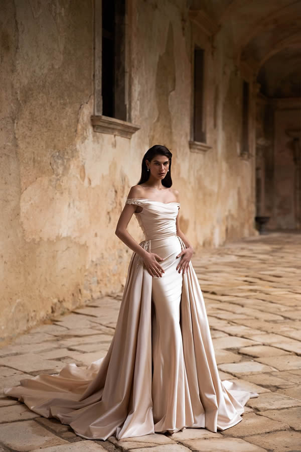 Eva Lendel Made 4 Love 'Venus' bridal dress.